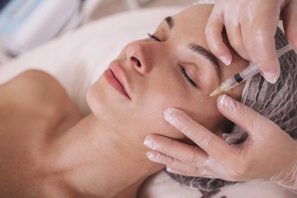 Injection Botox pour diminuer les rides de la patte d'oie